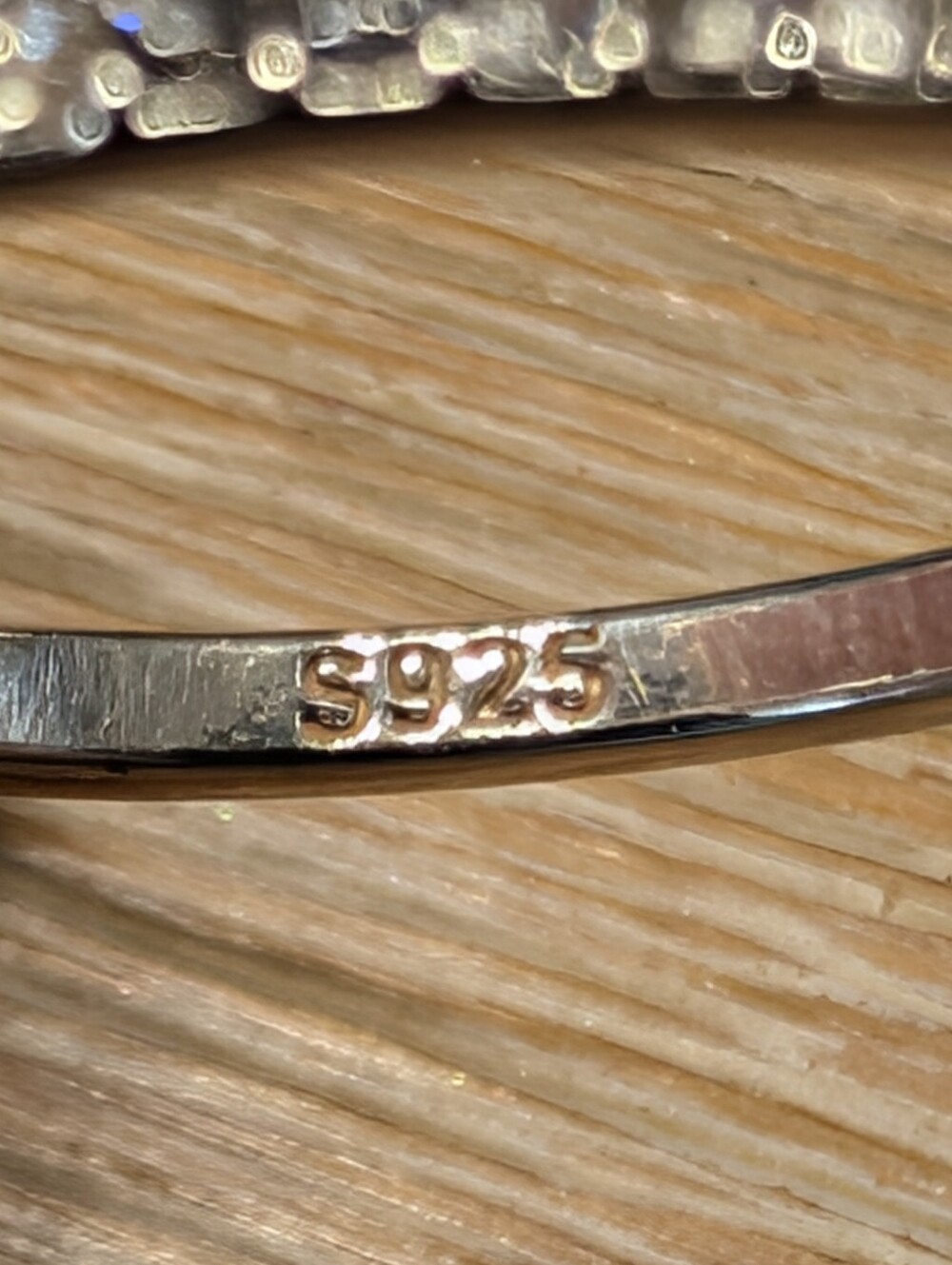 Beautiful Silver Eternity Band Ring Like New Size 7 - Picture 5 of 8